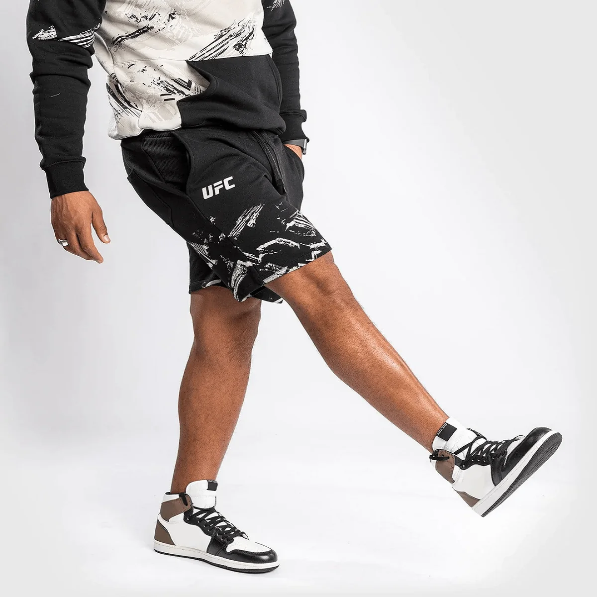 Venum UFC Authentic Fight Week 2.0 Fitness Shorts - Preto/Areia - Image 4